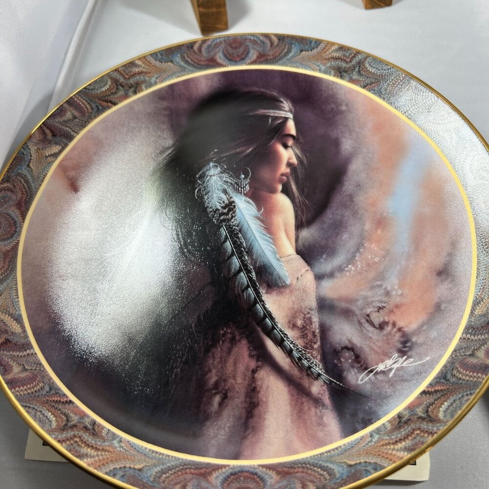 Set of 4 Plates Bradford Exchange - Native Beauty - Native American Inspired - W - Picture 4 of 10